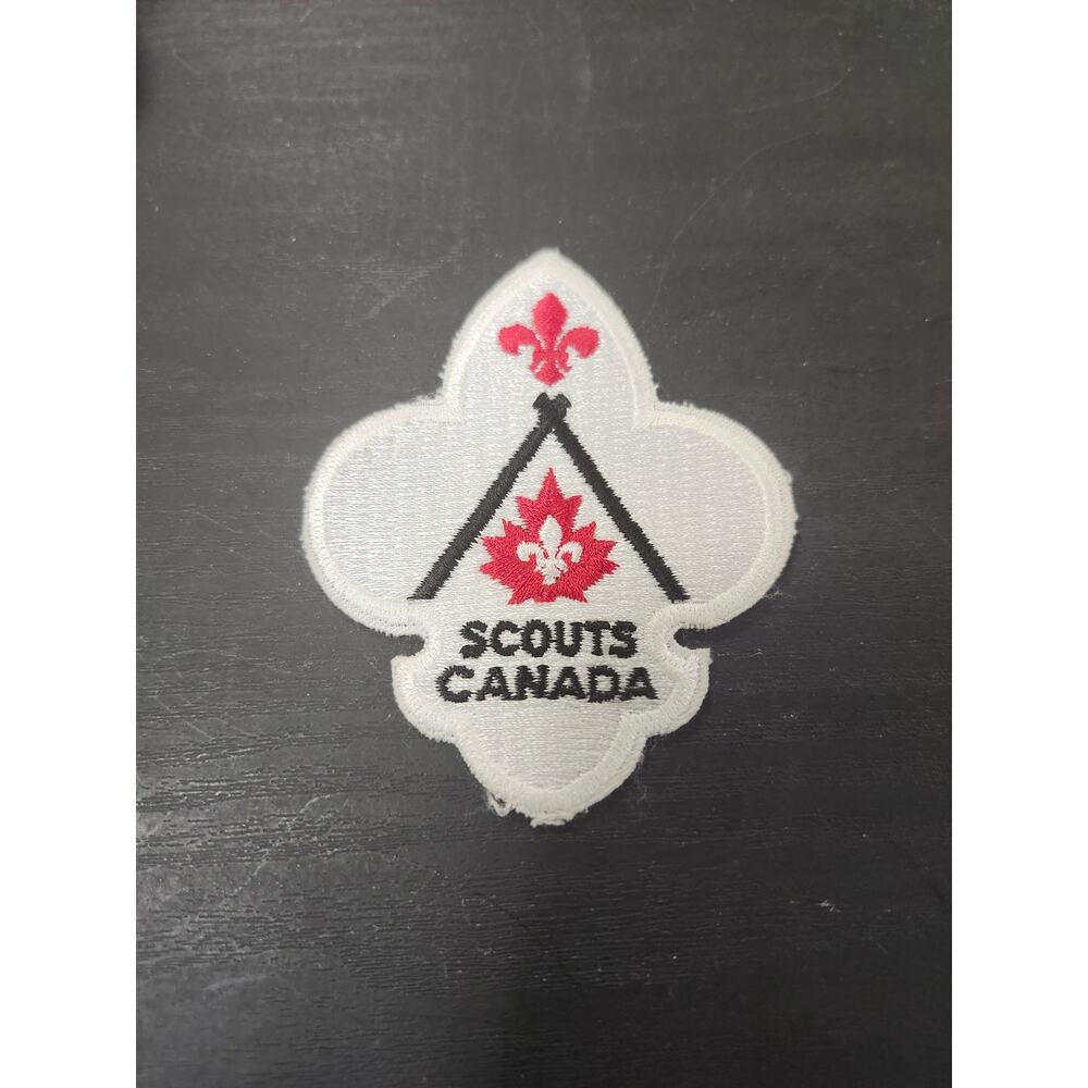 Scouts Canada Embroidered Patch Red Maple Leaf Fleur-de-Lis Uniform Badge